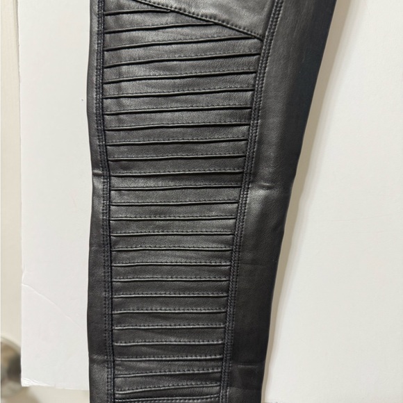 7 For All Mankind M, Faux Leather Skinny Pants, Tiny Pleats on Legs, NWT - Picture 9 of 12